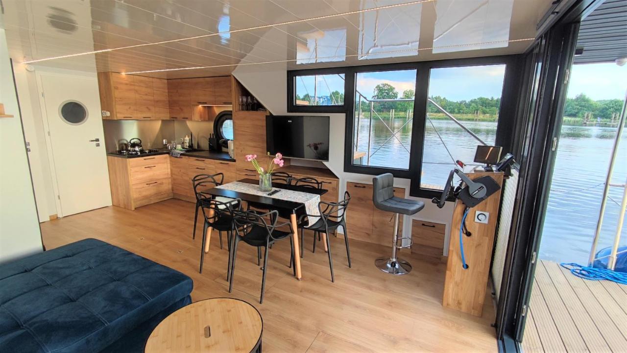 Houseboat Water King Apartament Plywajacy Dom Na Wodzie, 7 Os Wrocław Buitenkant foto