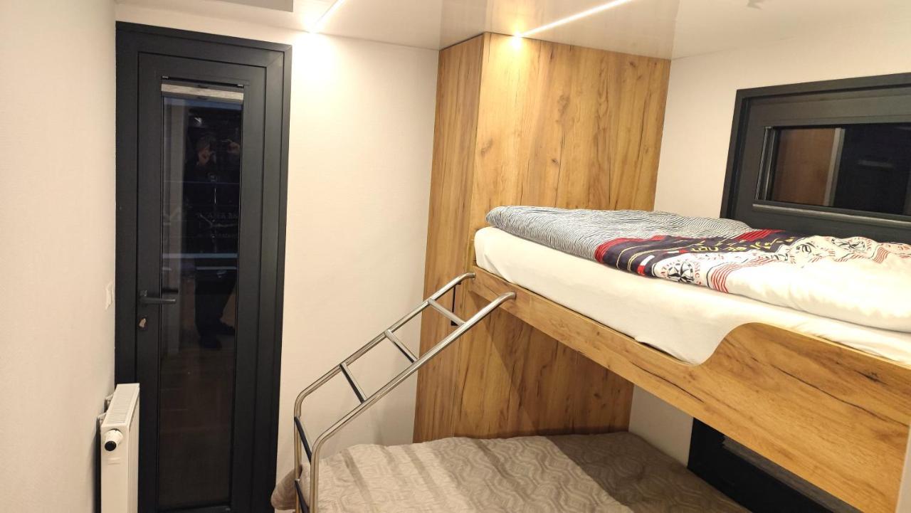 Houseboat Water King Apartament Plywajacy Dom Na Wodzie, 7 Os Wrocław Buitenkant foto