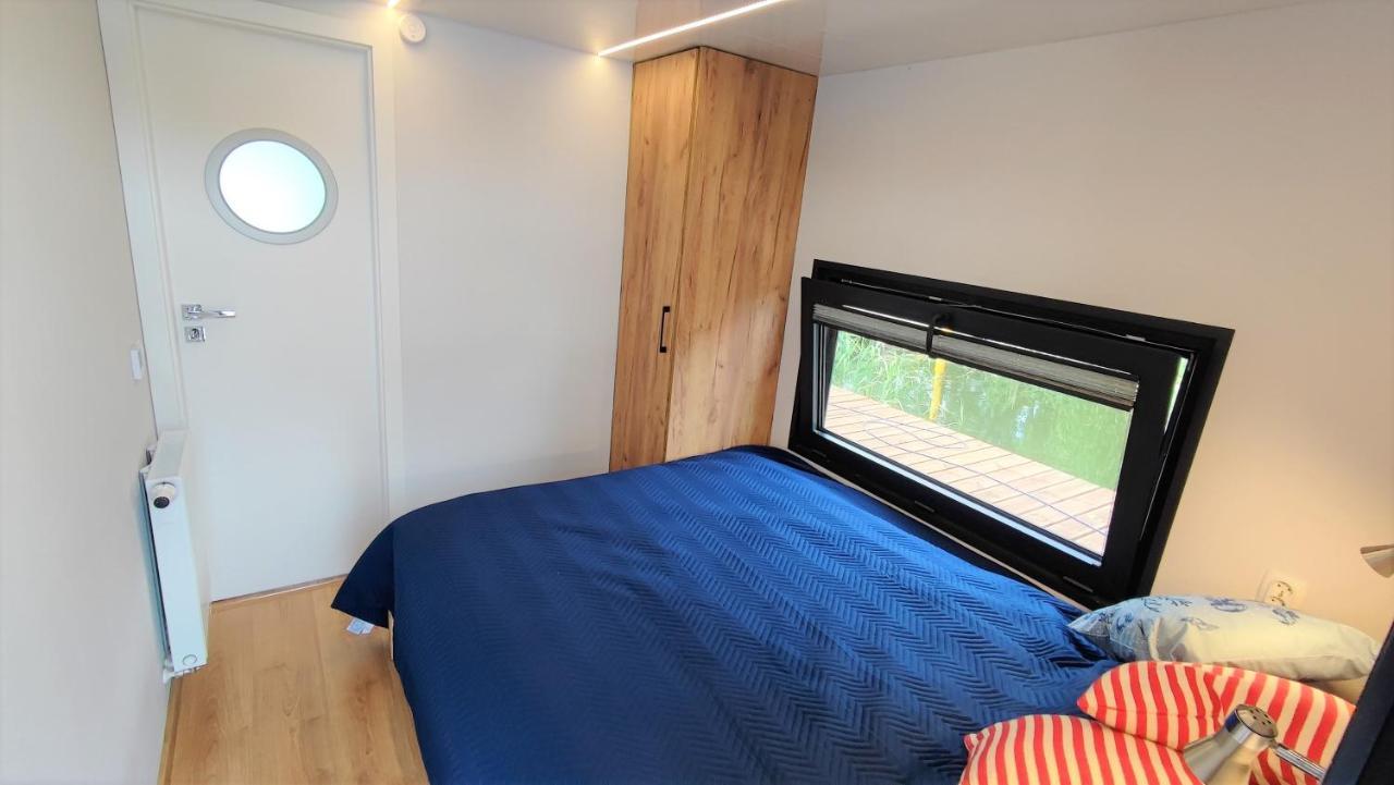 Houseboat Water King Apartament Plywajacy Dom Na Wodzie, 7 Os Wrocław Buitenkant foto